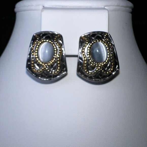 Vintage MX Signature Clip‎ on Earrings - Picture 1 of 9